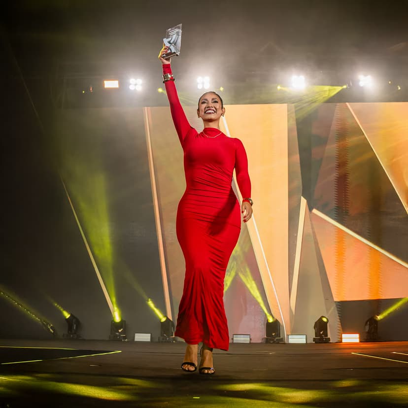 Mujer con menos de 3 años en la industria en lograr USD 60K mensuales