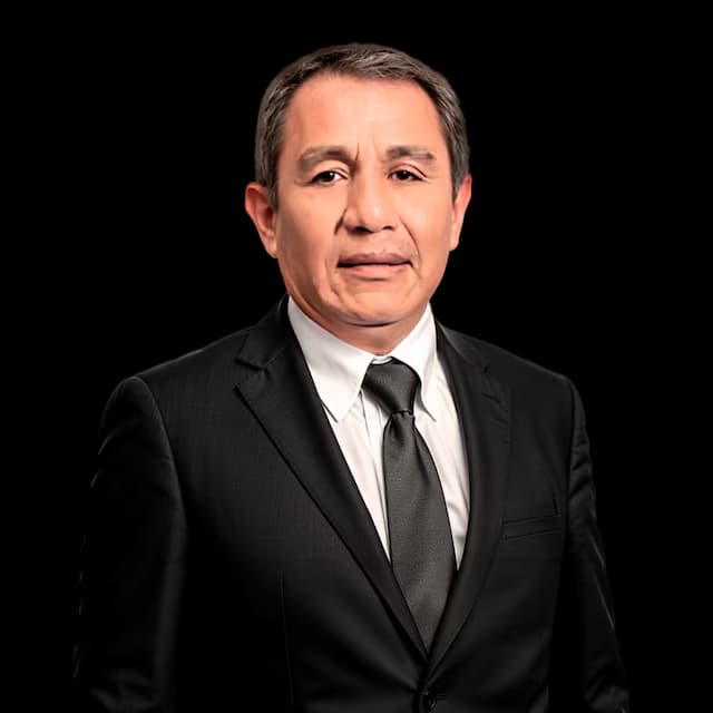 Ing. César Flores